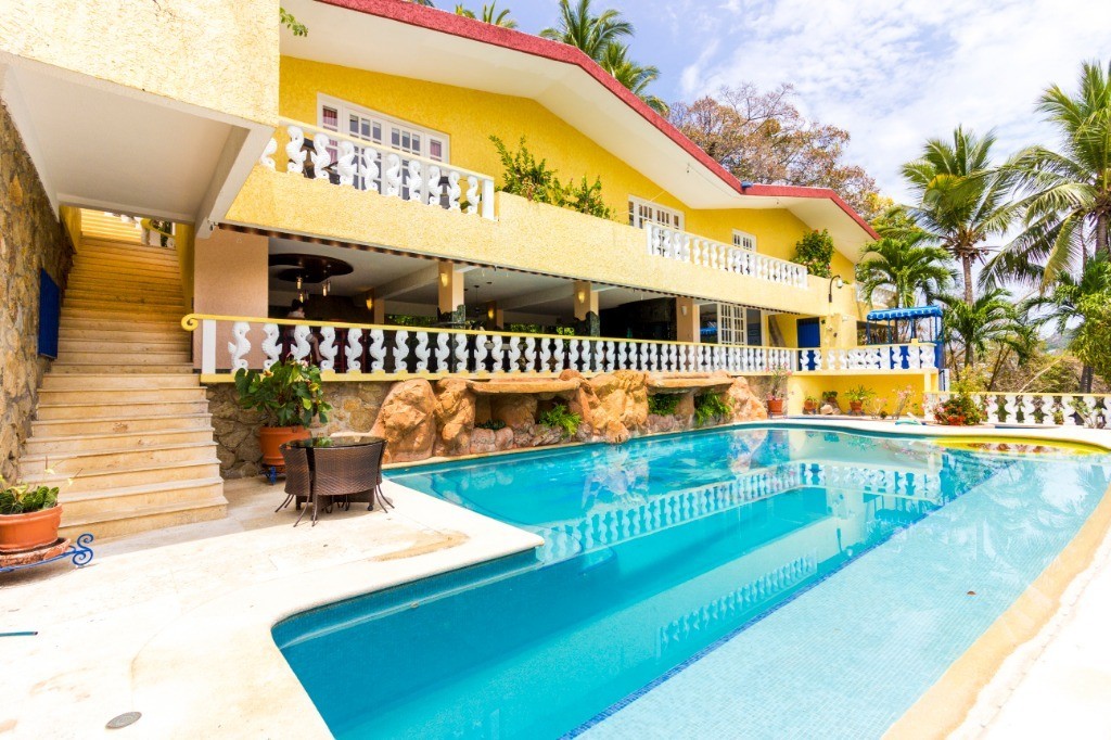 Residential For Sale, Single Family Home av Gran via tropical 565, Las